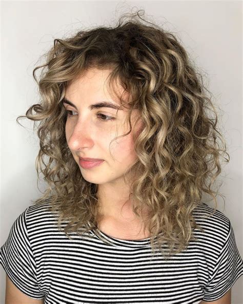 best haircuts for naturally curly hair|best haircut for tight curls.